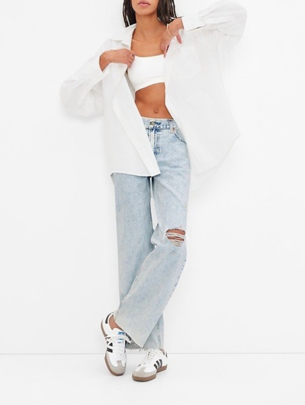 GAP Low Rise Stride Wide-Leg Jeans in Light Bleached Destroy Size 28/6 R
